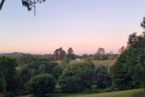 Serenity Cottage Retreat, Woombye